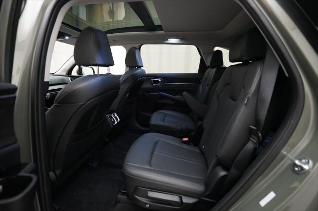 used 2025 Kia Sorento car, priced at $40,584