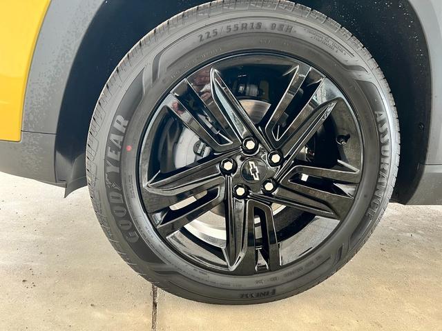 new 2025 Chevrolet Trax car, priced at $27,390