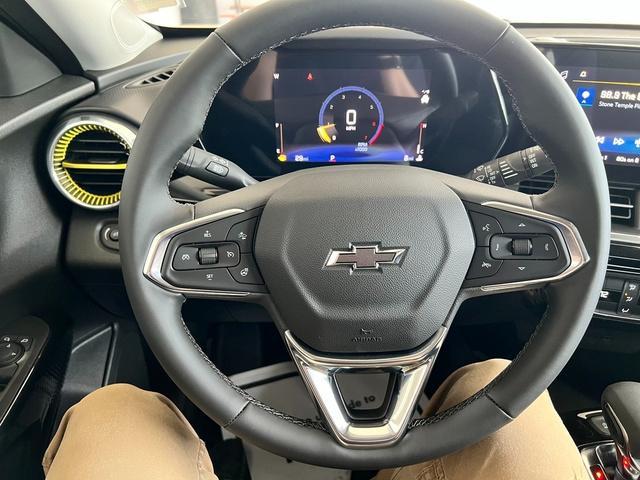 new 2025 Chevrolet Trax car, priced at $27,390