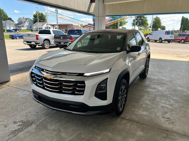 new 2026 Chevrolet Equinox car, priced at $33,190