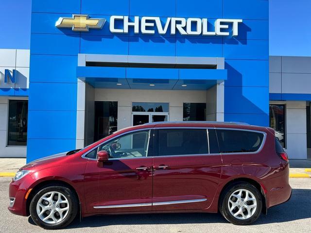 used 2018 Chrysler Pacifica car, priced at $17,995