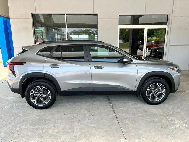 new 2025 Chevrolet Trax car, priced at $24,980