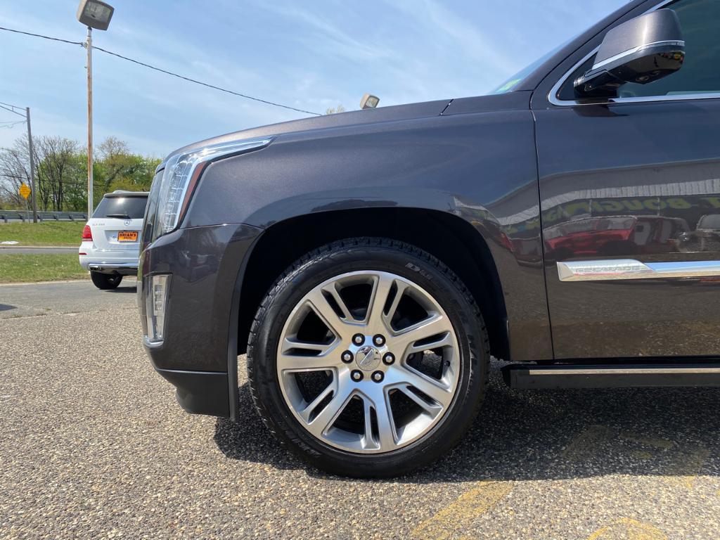 used 2016 Cadillac Escalade car, priced at $28,900