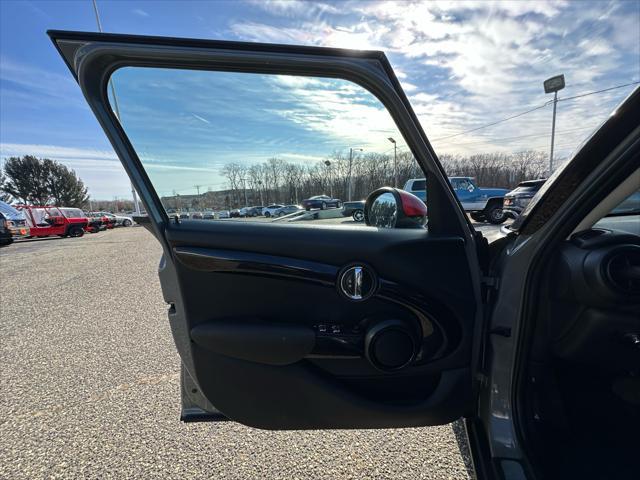 used 2019 MINI Hardtop car, priced at $18,900