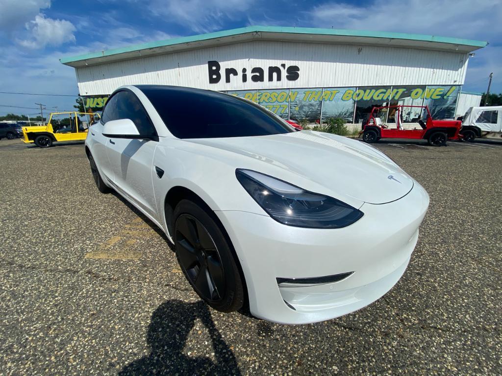 used 2021 Tesla Model 3 car, priced at $39,900