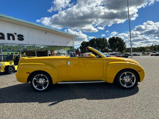 used 2004 Chevrolet SSR car, priced at $26,900