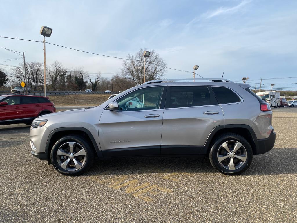 used 2019 Jeep Cherokee car, priced at $27,500