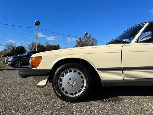 used 1988 Mercedes-Benz SL-Class car, priced at $22,500
