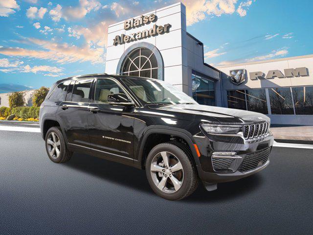new 2025 Jeep Grand Cherokee car, priced at $48,127
