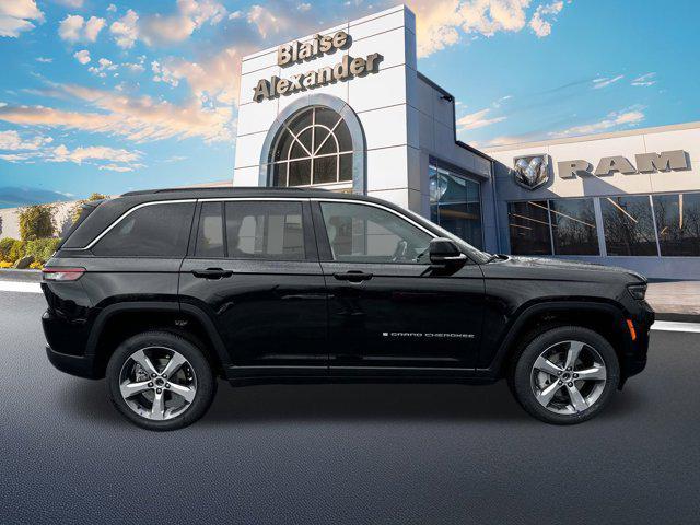 new 2025 Jeep Grand Cherokee car, priced at $50,960