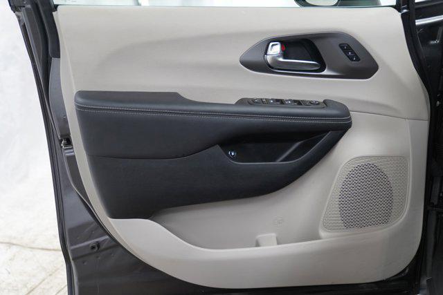 used 2023 Chrysler Pacifica Hybrid car, priced at $26,500