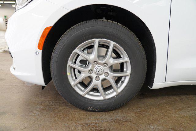 new 2026 Chrysler Pacifica car, priced at $43,404