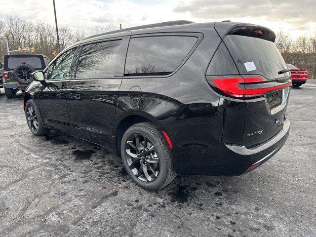 new 2025 Chrysler Pacifica car, priced at $51,040