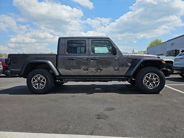 new 2024 Jeep Gladiator car, priced at $58,005