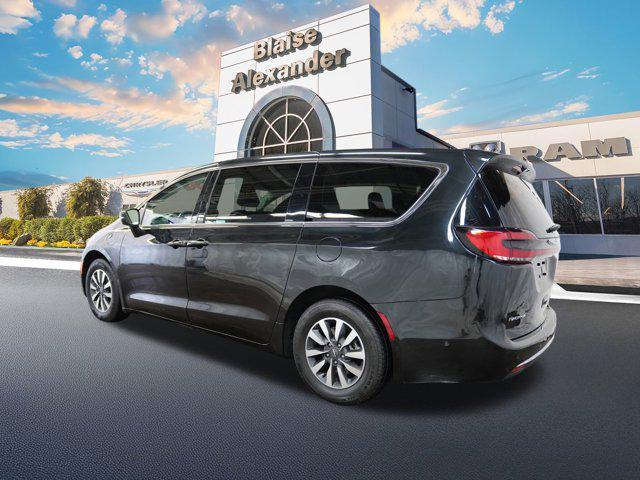 used 2022 Chrysler Pacifica Hybrid car, priced at $26,500