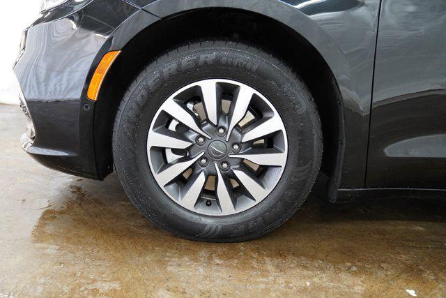 used 2022 Chrysler Pacifica Hybrid car, priced at $26,500