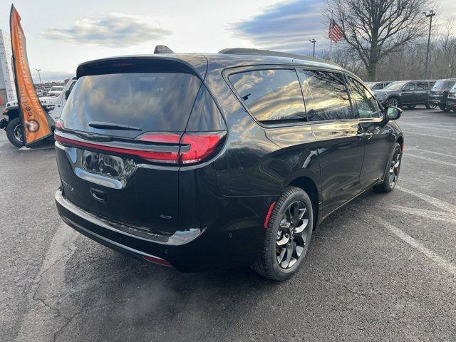 new 2024 Chrysler Pacifica car, priced at $42,044