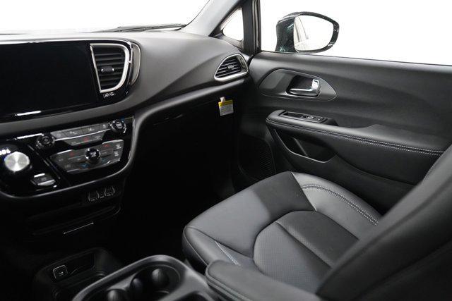 new 2025 Chrysler Voyager car, priced at $38,921
