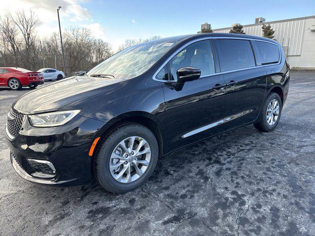 new 2025 Chrysler Pacifica car, priced at $46,315