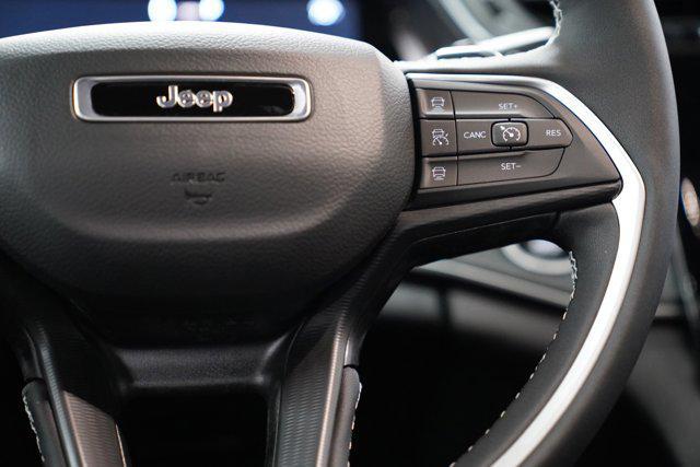 new 2025 Jeep Grand Cherokee car, priced at $39,623