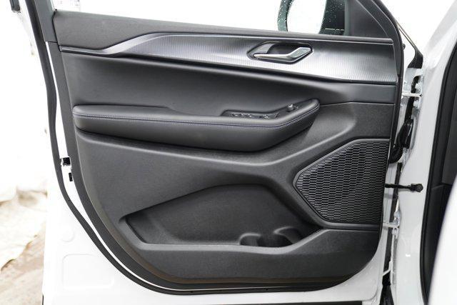 new 2025 Jeep Grand Cherokee car, priced at $39,623