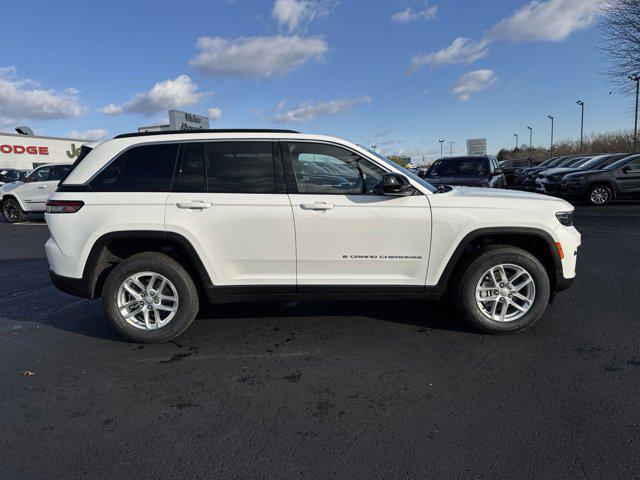 new 2025 Jeep Grand Cherokee car, priced at $39,875