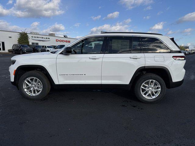 new 2025 Jeep Grand Cherokee car, priced at $40,375