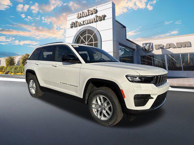 new 2025 Jeep Grand Cherokee car, priced at $40,375