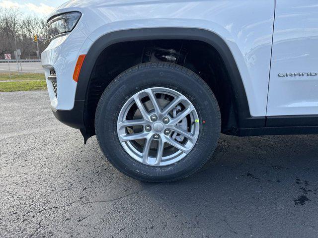 new 2025 Jeep Grand Cherokee car, priced at $40,375