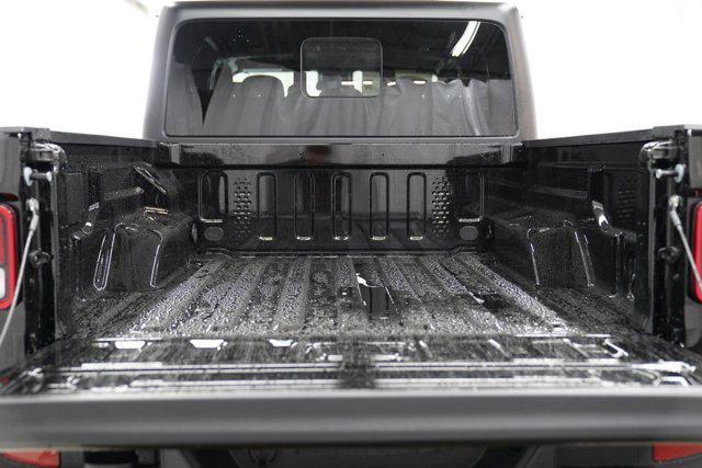 new 2025 Jeep Gladiator car, priced at $48,726
