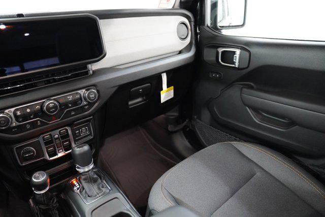new 2025 Jeep Gladiator car, priced at $48,726