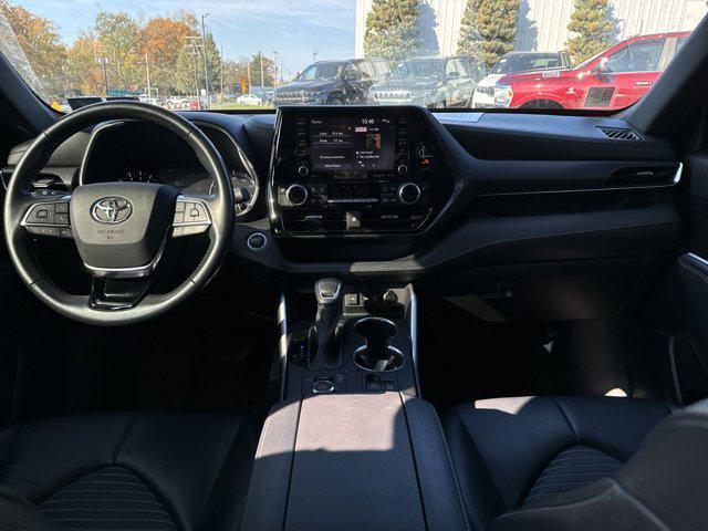 used 2021 Toyota Highlander car, priced at $34,865