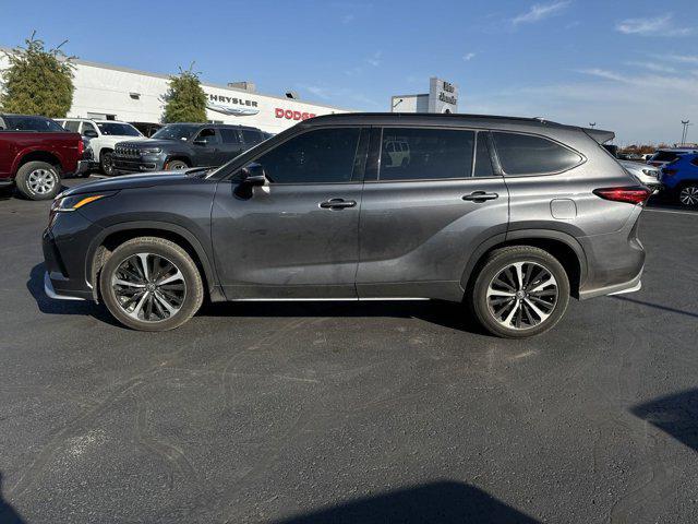 used 2021 Toyota Highlander car, priced at $34,865