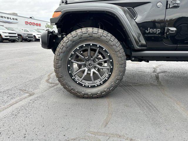 new 2024 Jeep Gladiator car, priced at $62,303