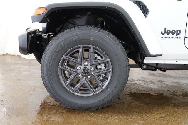 new 2025 Jeep Gladiator car, priced at $45,970