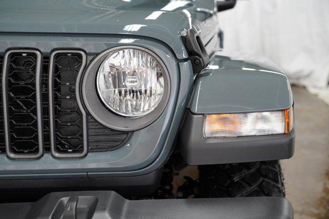 new 2025 Jeep Gladiator car, priced at $48,627