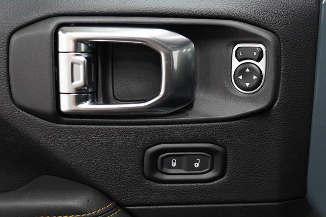 new 2025 Jeep Gladiator car, priced at $48,627