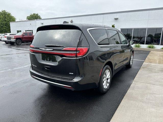 new 2024 Chrysler Pacifica car, priced at $41,034