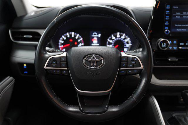 used 2022 Toyota Highlander car, priced at $32,495