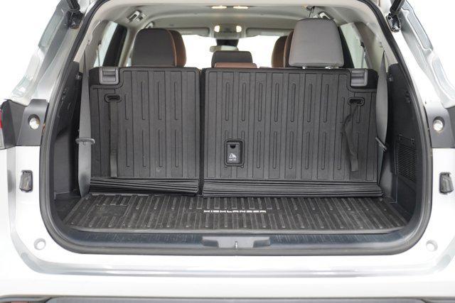 used 2022 Toyota Highlander car, priced at $32,495