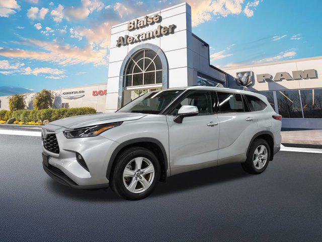 used 2022 Toyota Highlander car, priced at $32,495