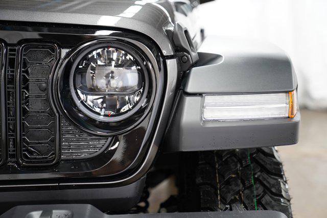 new 2025 Jeep Wrangler car, priced at $45,712