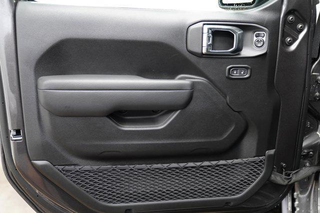 new 2025 Jeep Wrangler car, priced at $45,712