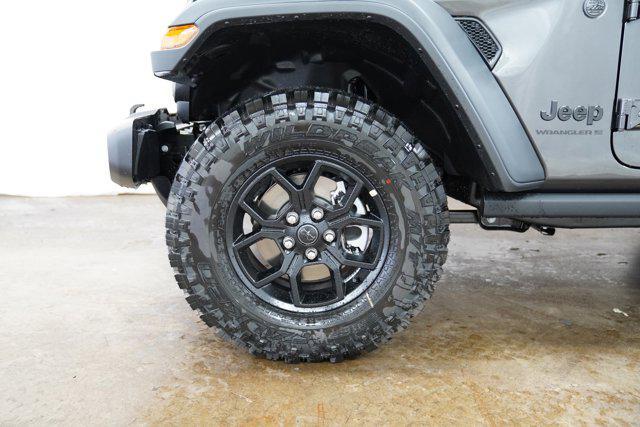 new 2025 Jeep Wrangler car, priced at $45,712