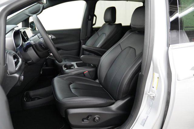 new 2026 Chrysler Pacifica car, priced at $44,885