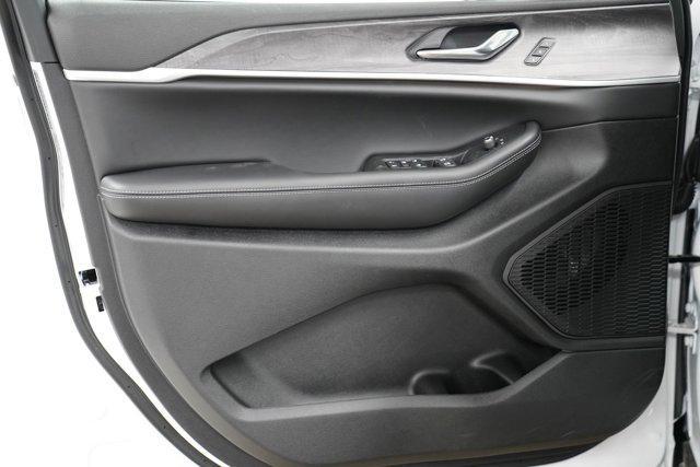 new 2025 Jeep Grand Cherokee car, priced at $51,015