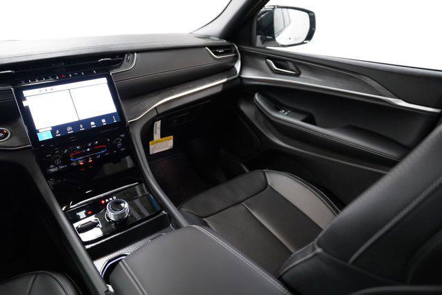 new 2025 Jeep Grand Cherokee car, priced at $51,015