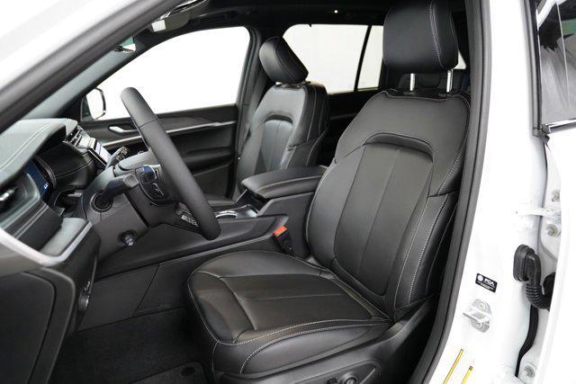 new 2025 Jeep Grand Cherokee car, priced at $51,015