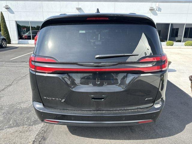 new 2024 Chrysler Pacifica car, priced at $42,686