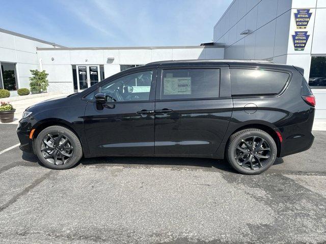 new 2024 Chrysler Pacifica car, priced at $42,686